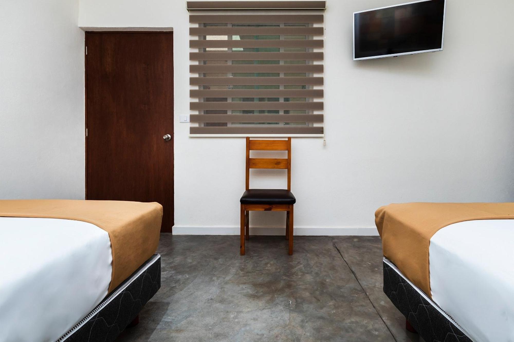 סן לואיס פוטוסי Capital O Hotel Joyma Suites, San Luis מראה חיצוני תמונה