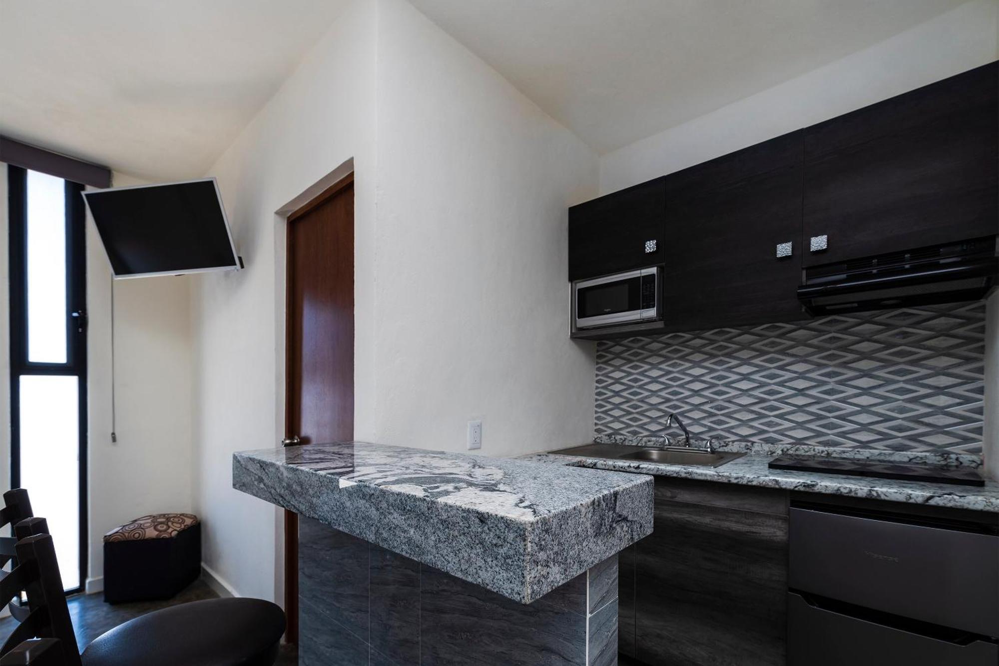 סן לואיס פוטוסי Capital O Hotel Joyma Suites, San Luis מראה חיצוני תמונה